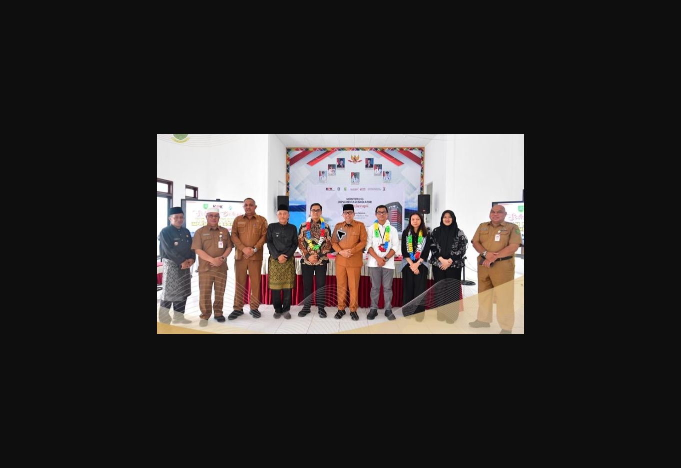 Monitoring penerapan indikator Desa Antikorupsi berkelanjutan di Kantor Kepala Desa Limau Manis oleh Tim Terpadu APIP dan DPMD Natuna.